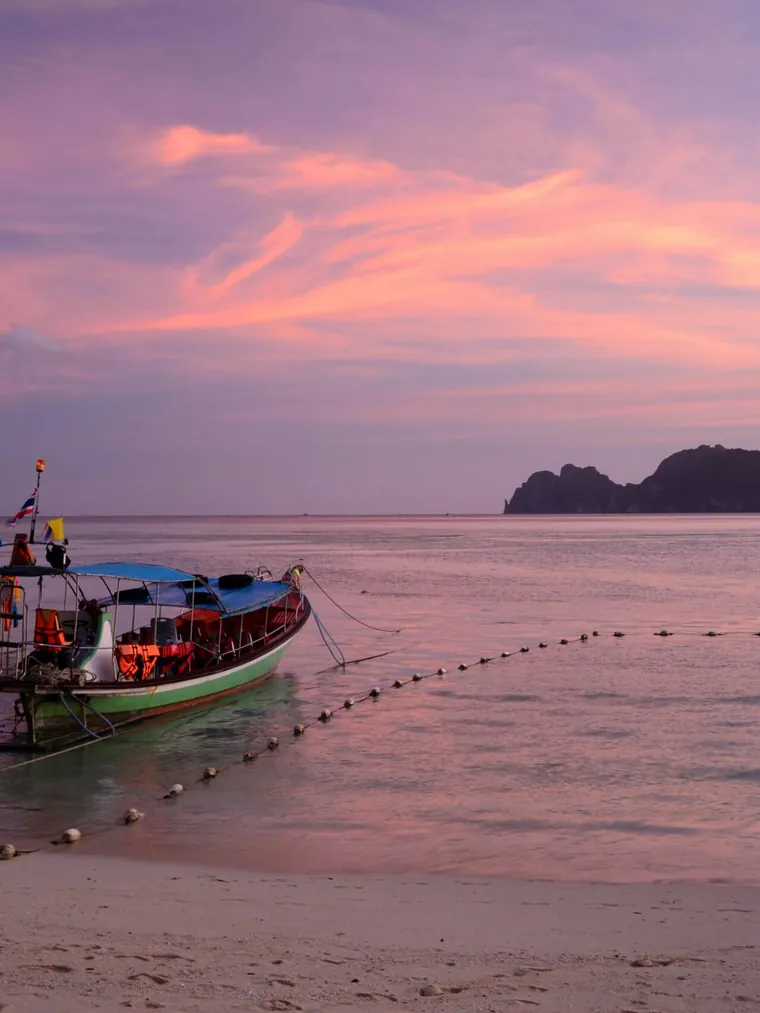 Phuket y Phi Phi, Semana Santa 2027